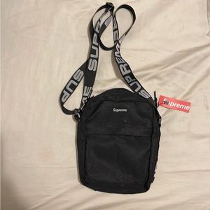 Black supreme ss18 shoulder bag